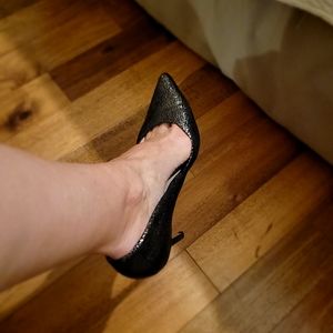 Charles David Cracked Glass Black/Bronze Holiday Pump with 4 " heel